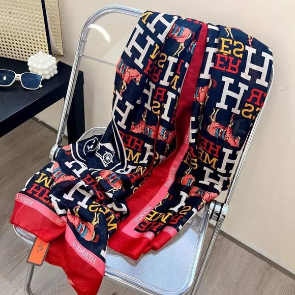 Branded Shawl with paper bag ❤️ - Picture 9 of 15